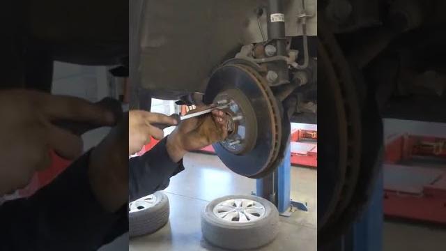 Removing brake rotor screw "fast and easy" Removing brake rotor screw "fast and easy"