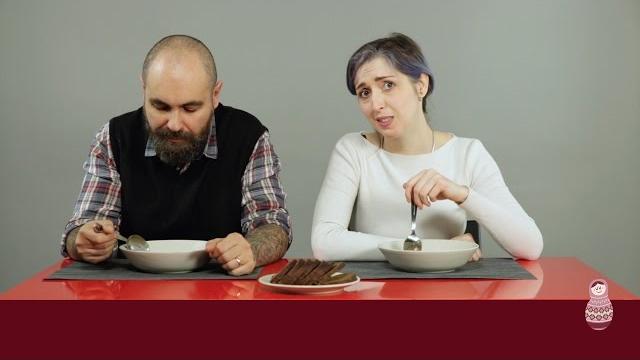 Итальянцы пробуют русские супы Итальянцы пробуют русские супы