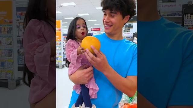 World's shortest woman World's shortest woman