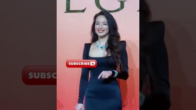 46岁的#舒淇 穿u型礼服裙秀成熟曲线,风情万种极致魅力,成红毯最大赢家 46岁的#舒淇 穿u型礼服裙秀成熟曲线,风情万种极致魅力,成红毯最大赢家