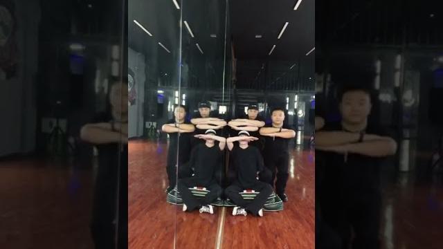 四人手臂舞 four person arm dance 四人腕踊り 四人手臂舞 four person arm dance 四人腕踊り