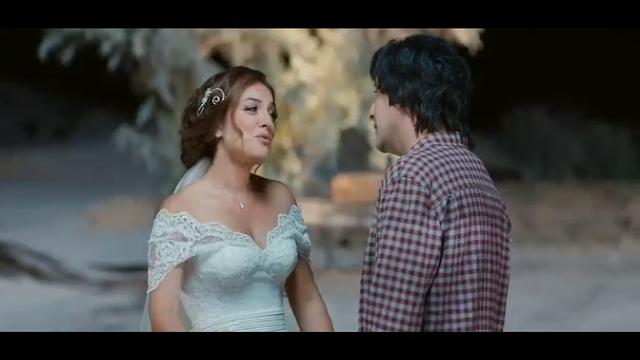 Öpüşme sahnesi - ezgi mola Öpüşme sahnesi - ezgi mola