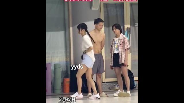陈艾森与全红婵同框你俩别太逗#全红婵 #陈艾森 #中国跳水梦之队 #跳水 #比赛 陈艾森与全红婵同框你俩别太逗#全红婵 #陈艾森 #中国跳水梦之队 #跳水 #比赛