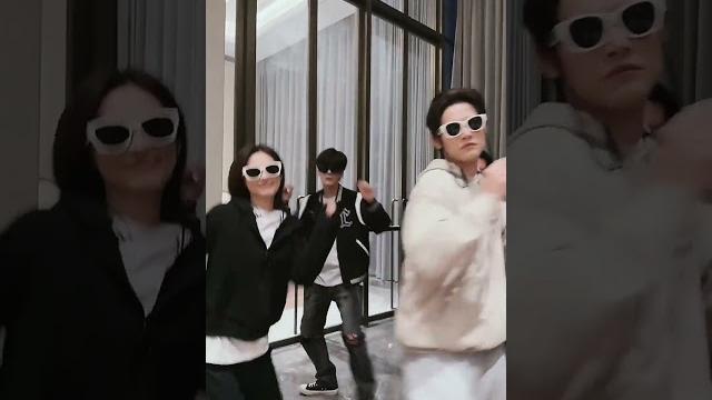 今天没段子,今天杀青。 今天没段子,今天杀青。