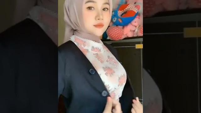 Jilboob cantik #shorts #trending #viral Jilboob cantik #shorts #trending #viral
