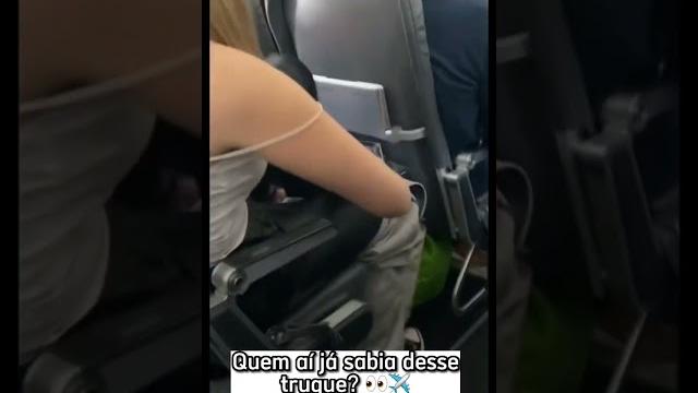 Olhem oq ela fez no avião ️ #shorts #viagem #viral Olhem oq ela fez no avião ️ #shorts #viagem #viral