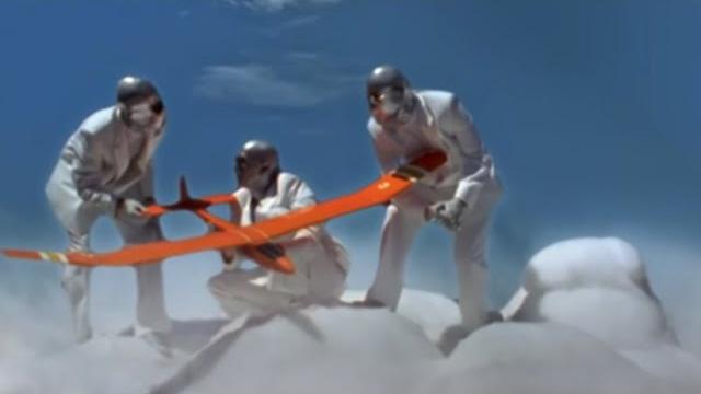 Stardust - music sounds better with you (official music video) Stardust - music sounds better with you (official music video)