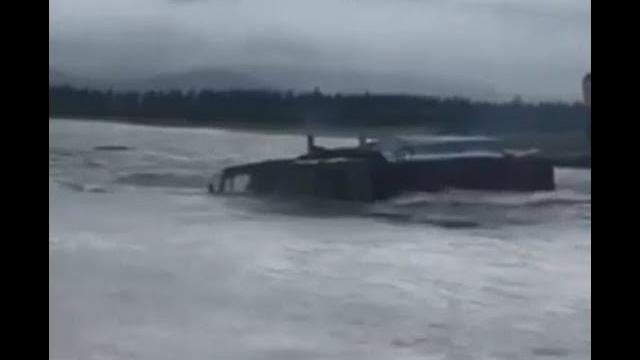 На камазах вброд через реку! На камазах вброд через реку!