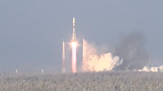 Soyuz-2.1a launches kosmos-2553 Soyuz-2.1a launches kosmos-2553