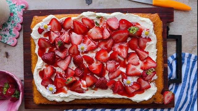 Strawberry shortcake cake Strawberry shortcake cake
