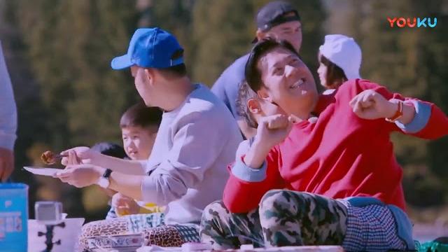 董力接受史上最残忍惩罚“挠脚心” 超清 董力接受史上最残忍惩罚“挠脚心” 超清