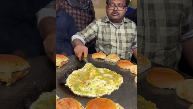 Israel ka famous omelette pav #shorts #omlette #viral Israel ka famous omelette pav #shorts #omlette #viral