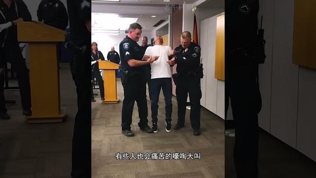 一枪下去,全身直接“关机”?泰瑟枪到底有多狠? #泰瑟枪 #电击枪 #电击 一枪下去,全身直接“关机”?泰瑟枪到底有多狠? #泰瑟枪 #电击枪 #电击