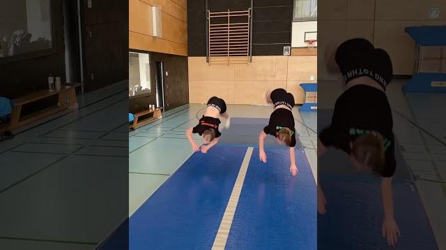 Oben ⬆️ unten ⬇️ #turnen #gymnast #trampoline #airtrack #dance #funny #spagat #split #cartwheels Oben ⬆️ unten ⬇️ #turnen #gymnast #trampoline #airtrack #dance #funny #spagat #split #cartwheels