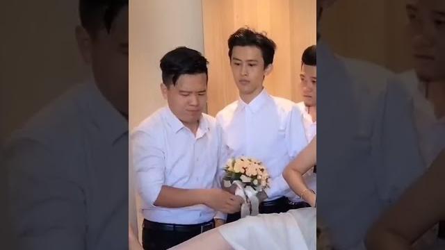 今天要么给我红包要么从我胯下钻过去!#胯 #下 #之 #辱 #胯下之辱 今天要么给我红包要么从我胯下钻过去!#胯 #下 #之 #辱 #胯下之辱