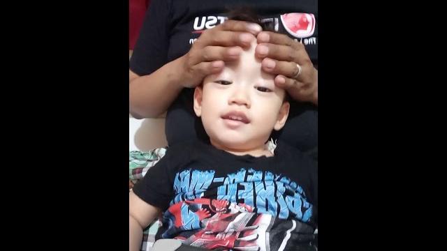 Di pijit ayah Di pijit ayah