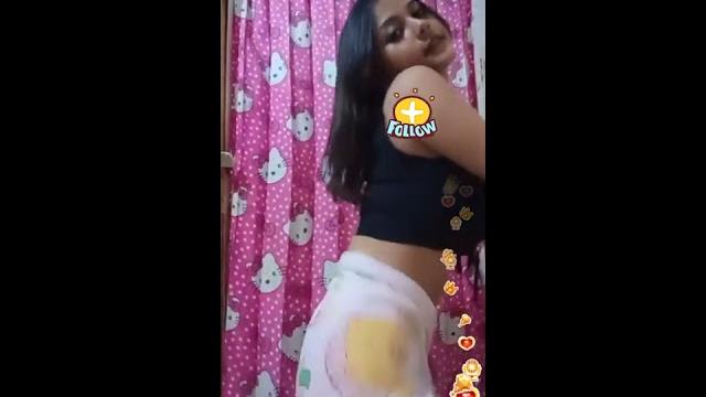 Amel goyang pake handuk bayi | bigo live Amel goyang pake handuk bayi | bigo live