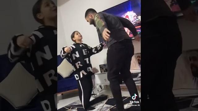 Roman havasi küçük kizdan şok dans Roman havasi küçük kizdan şok dans