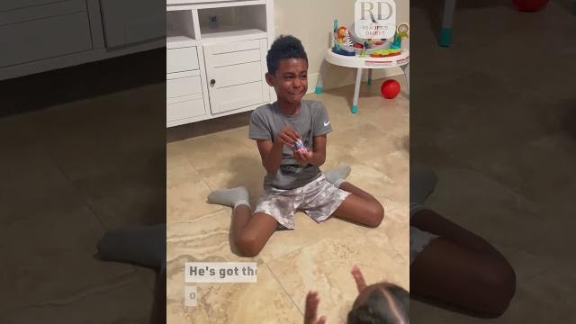Brother can't stop crying when little sister takes first steps Brother can't stop crying when little sister takes first steps