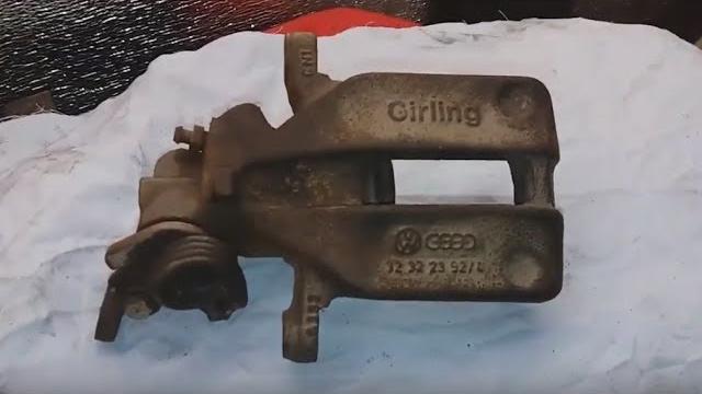 Ремонт закисшего ручника ауди / задний суппорт ремонт / rusty audi 100 brake caliper restoration Ремонт закисшего ручника ауди / задний суппорт ремонт / rusty audi 100 brake caliper restoration