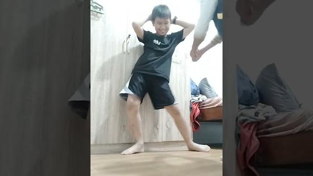 Dude my bro just pee in his pants:() Dude my bro just pee in his pants:()