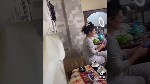 Ablamın tiktok kamera arkası gizli çekim Ablamın tiktok kamera arkası gizli çekim