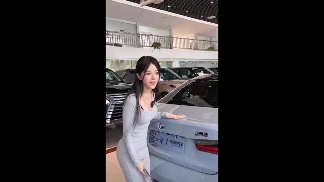 抖音小姐姐穿着瑜伽裤“跳蛋”直播卖车?不小心走光了! 抖音小姐姐穿着瑜伽裤“跳蛋”直播卖车?不小心走光了!