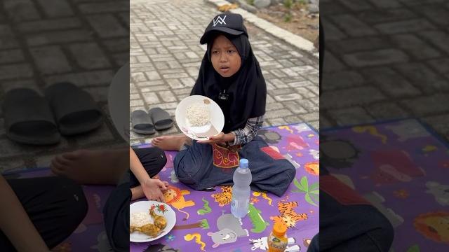 Sedih ghiffa buka puasa-nya nasi garam ajah #shorts Sedih ghiffa buka puasa-nya nasi garam ajah #shorts