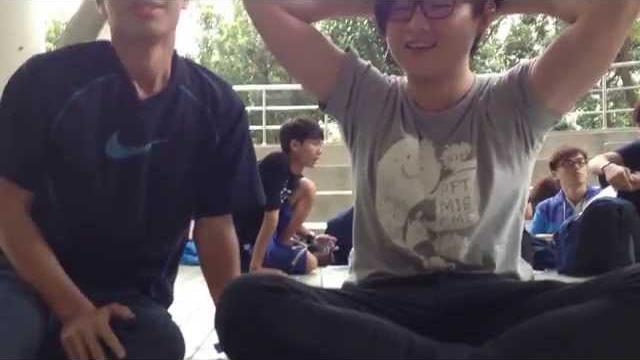 歐董舔腋下 歐董舔腋下