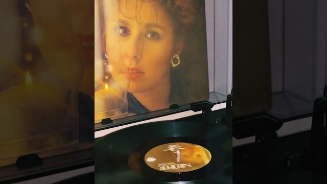 Nilüfer - tek başına 1987 (plak kayıt) Nilüfer - tek başına 1987 (plak kayıt)