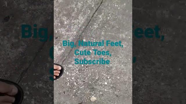 Bbw,big wide natural feet Bbw,big wide natural feet