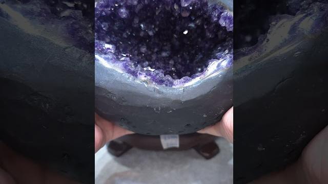 座台小晶洞 天然烏拉圭紫晶洞連檀木座 $5800 座台小晶洞 天然烏拉圭紫晶洞連檀木座 $5800