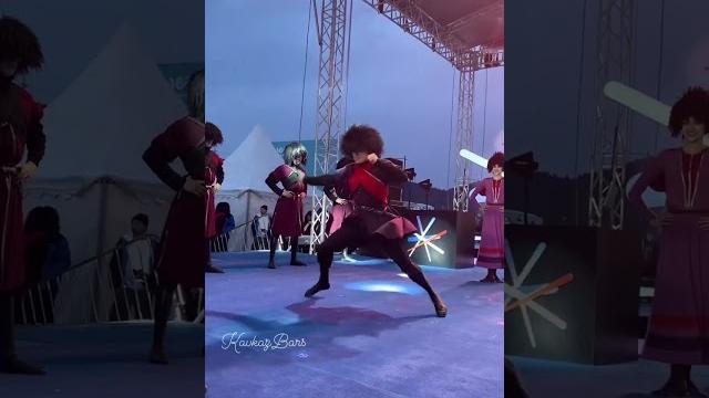 Uçan kafkas dansçilari maşallah Uçan kafkas dansçilari maşallah
