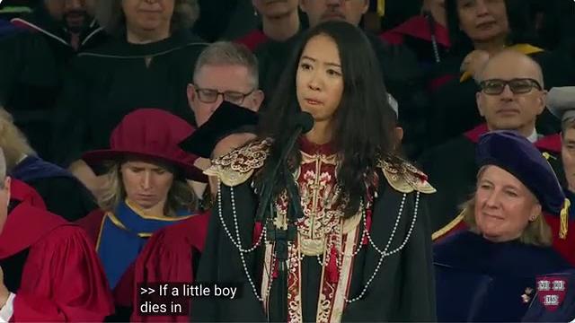 哈佛毕业典礼首位中国女生演讲,回应川普限制国际学生言论!她的“人类命运共同体”震撼全场 哈佛毕业典礼首位中国女生演讲,回应川普限制国际学生言论!她的“人类命运共同体”震撼全场