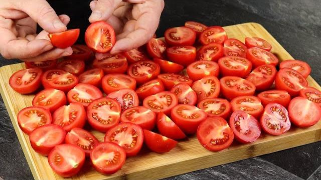 Боже, как вкусно! я всегда буду так готовить! просто разрежьте помидоры! вкусные помидоры! Боже, как вкусно! я всегда буду так готовить! просто разрежьте помидоры! вкусные помидоры!