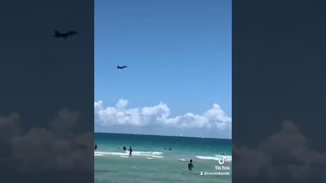 Ovni saliendo del mar en playa de miami ️. emerge a una velocidad impresionante #ovni #ufo #osni Ovni saliendo del mar en playa de miami ️. emerge a una velocidad impresionante #ovni #ufo #osni