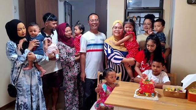 Mr mr mike vlogging #40 birthday miss mawar Mr mr mike vlogging #40 birthday miss mawar