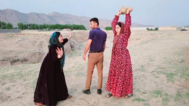 Maryam saw zahra caressing a man: is that man omid? Maryam saw zahra caressing a man: is that man omid?