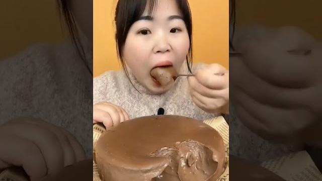 Chinese mukbang || chocolate cake asmr #cake #chocolate #food #chineese #chineseasmr Chinese mukbang || chocolate cake asmr #cake #chocolate #food #chineese #chineseasmr