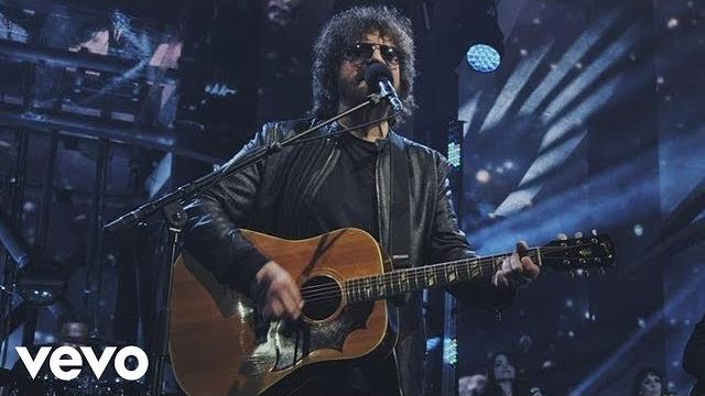 Jeff lynne's elo - turn to stone (live at wembley stadium) Jeff lynne's elo - turn to stone (live at wembley stadium)