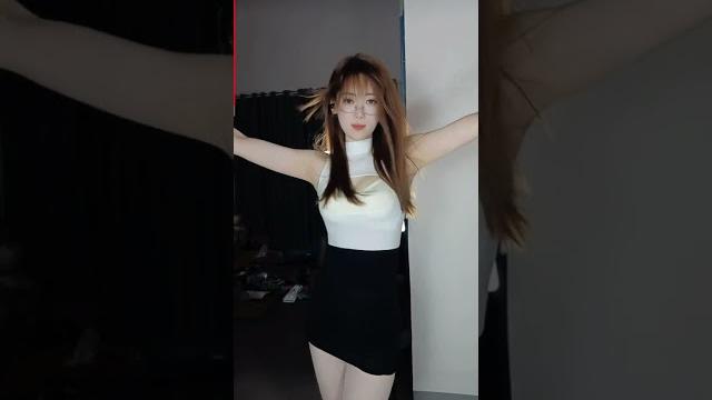 【巧小君】专栏包臀热舞露底福利,更多专栏qq821570379 【巧小君】专栏包臀热舞露底福利,更多专栏qq821570379
