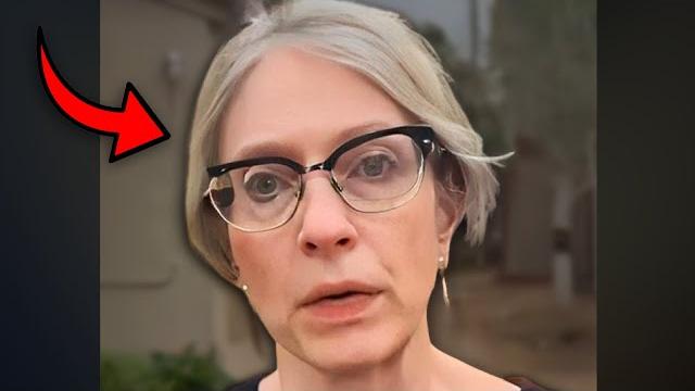 She sucks She sucks