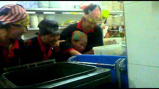 Pranggong diperkosa rame-rame Pranggong diperkosa rame-rame