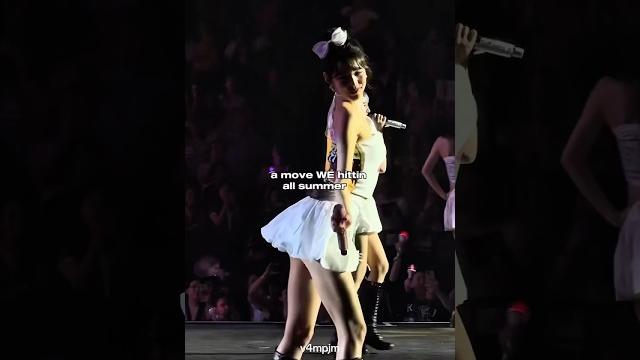 Hitting the iconic hip swing #ive #wonyoung Hitting the iconic hip swing #ive #wonyoung