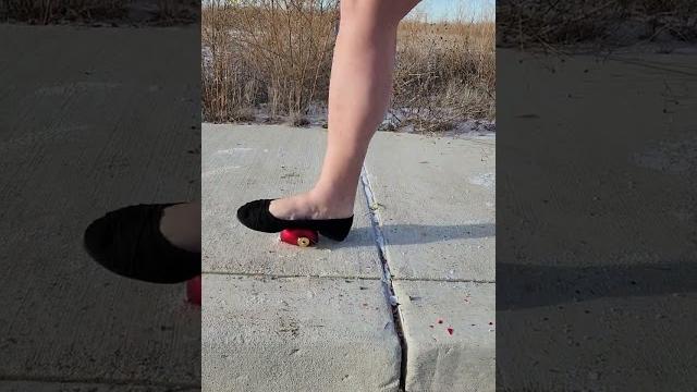 Christmas ornament stomp #asmrcrush #asmrsounds #asmr #stomp #satisfying #oddlysatisfying Christmas ornament stomp #asmrcrush #asmrsounds #asmr #stomp #satisfying #oddlysatisfying