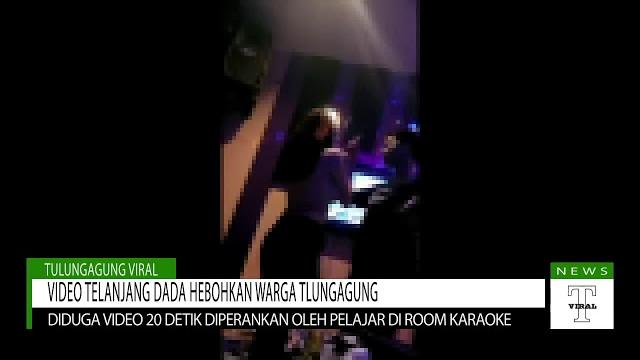 Telanjang dada di room karaoke masih pelajar Telanjang dada di room karaoke masih pelajar