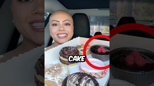 Kardashian crumbl cookies review! Kardashian crumbl cookies review!