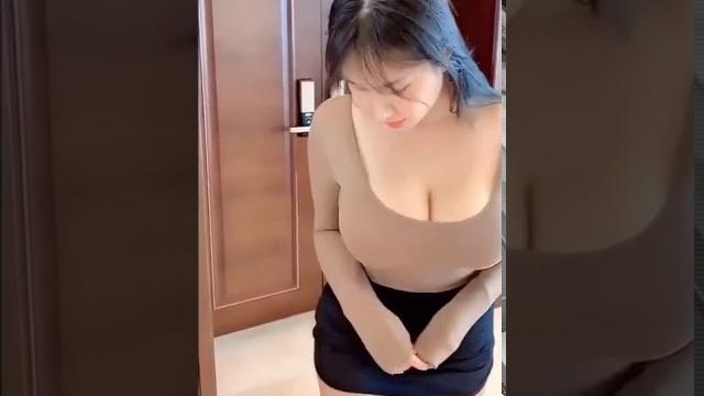 【巨乳】 丰乳肥臀 名副其实 【巨乳】 丰乳肥臀 名副其实