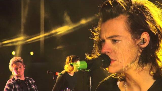 One direction - little things (live tv special) One direction - little things (live tv special)