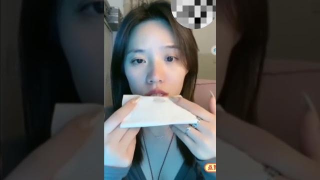 一对一视频 上来就要盯射榨干我 后面倒计时都射不出来 一对一视频 上来就要盯射榨干我 后面倒计时都射不出来